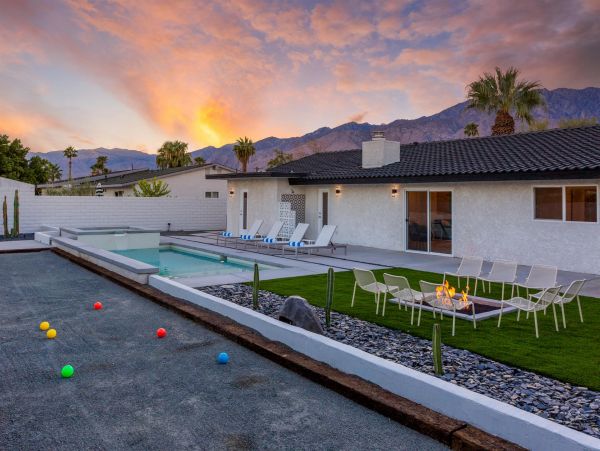 Palm Springs Home 990943