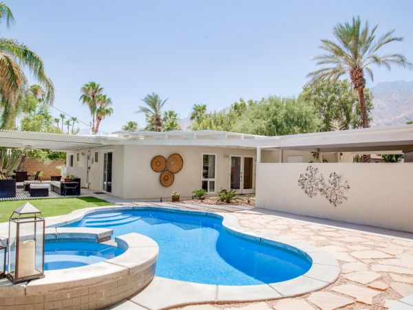 Palm Springs Home 990944