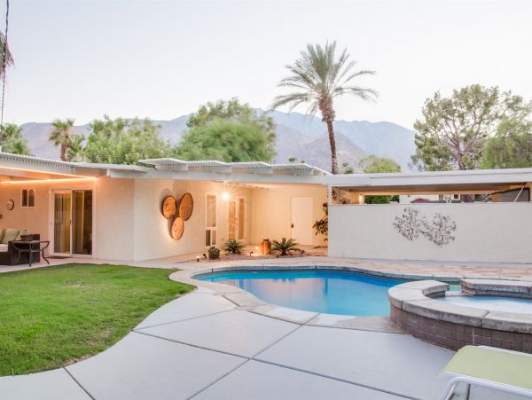 Palm Springs Home 990944