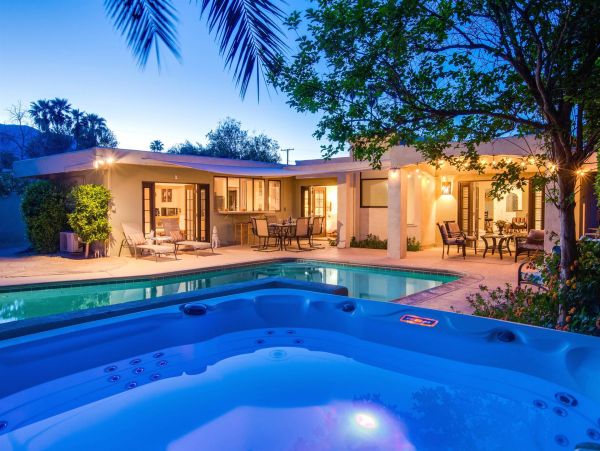 Palm Springs Home 990945