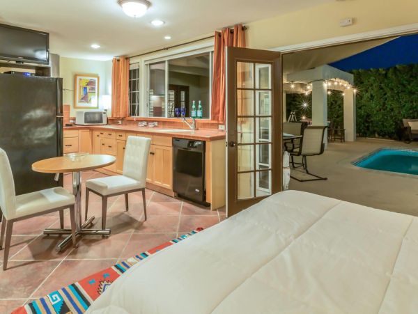 Palm Springs Home 990945