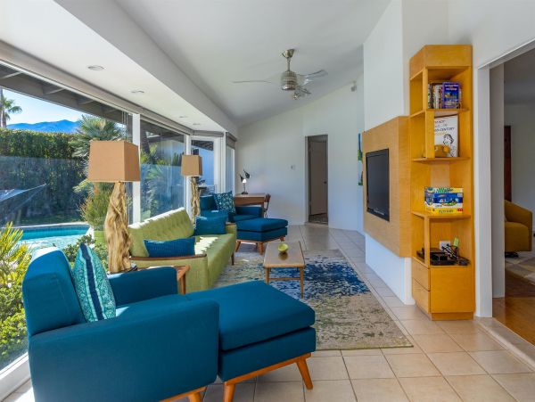 Palm Springs Home 990946
