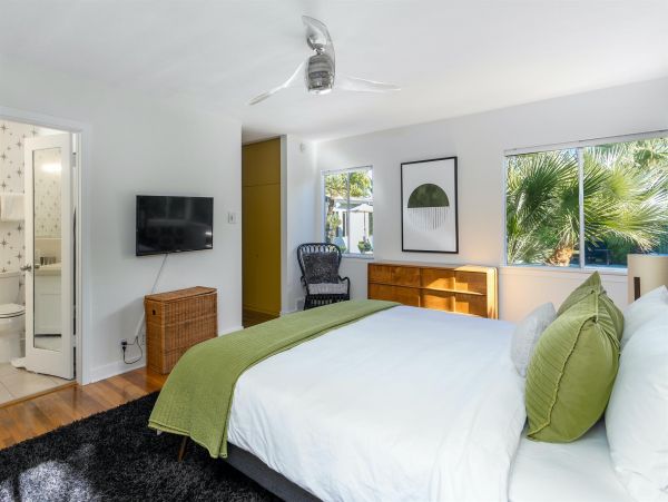 Palm Springs Home 990946