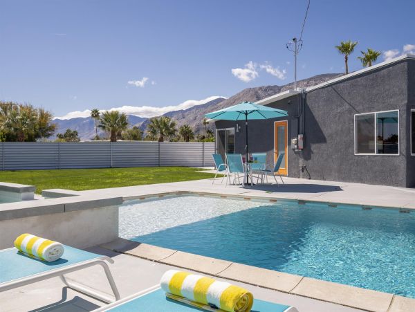 Palm Springs Home 990947