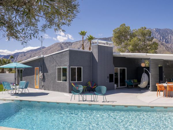 Palm Springs Home 990947