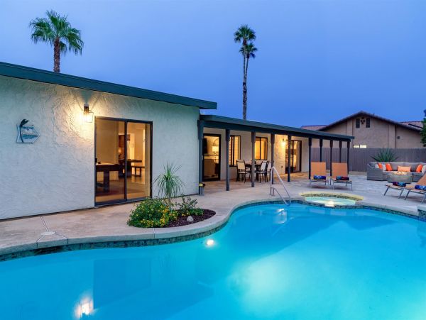 Palm Springs Vacation Pool Home Four Bedroom