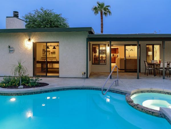 Palm Springs Vacation Pool Home Four Bedroom