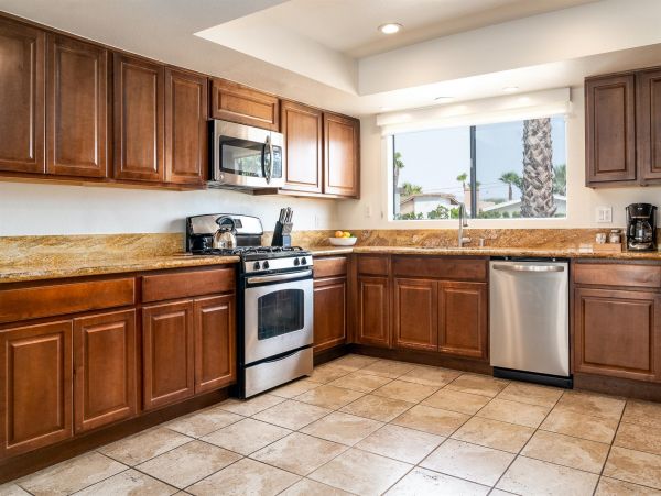 Palm Springs Vacation Pool Home Four Bedroom