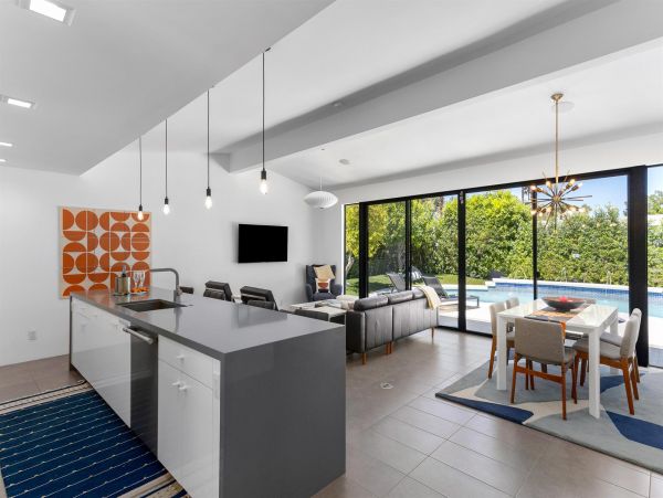 Palm Springs Home 990952