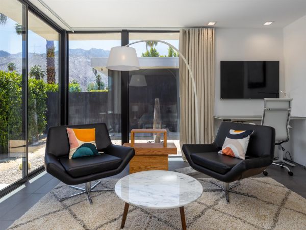 Palm Springs Home 990952