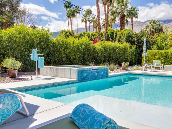 Palm Springs Home 990954