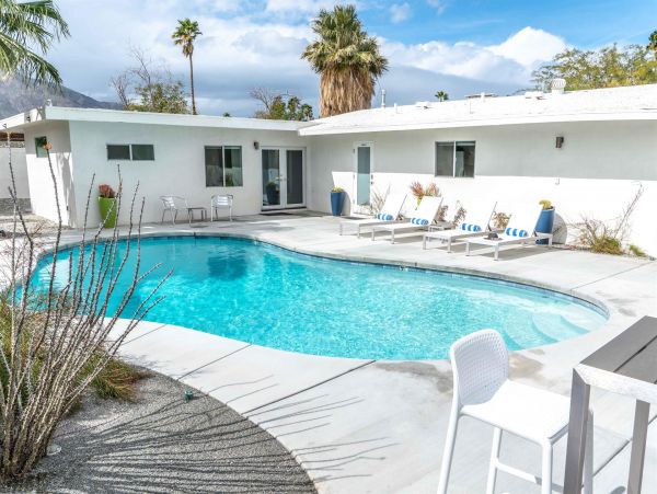 Palm Springs Home 990959