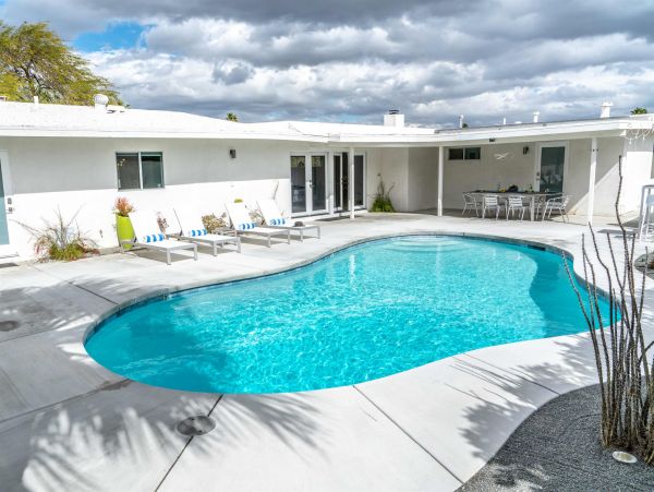 Palm Springs Home 990959