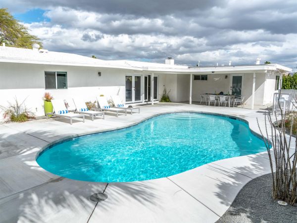 Palm Springs Home 990959