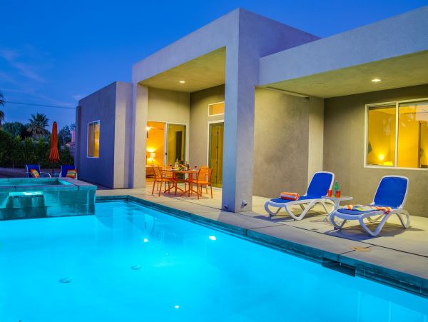 Modern 4 Bedrooms Luxury Home With Mountain Views
