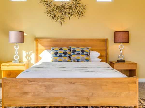 Modern 4 Bedrooms Luxury Home With Mountain Views