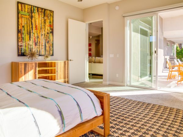 Modern 4 Bedrooms Luxury Home With Mountain Views