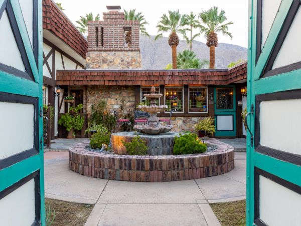 Palm Springs Home 990967