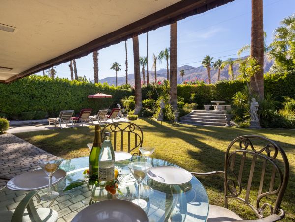 Palm Springs Home 990967