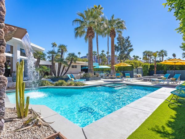 Palm Springs Home 990969