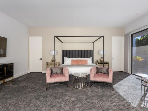 Palm Springs Home 990969