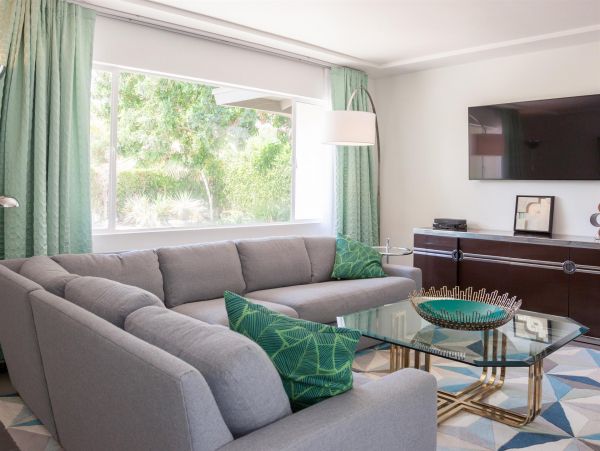 Palm Springs Home 990972
