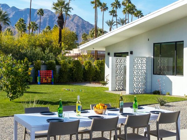 Spectacular Gated Luxury Estate with 6 Bedrooms in Palm Springs
