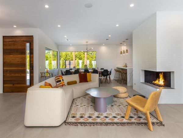 Spectacular Gated Luxury Estate with 6 Bedrooms in Palm Springs