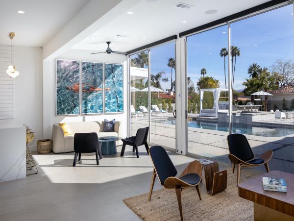 Spectacular Gated Luxury Estate with 6 Bedrooms in Palm Springs