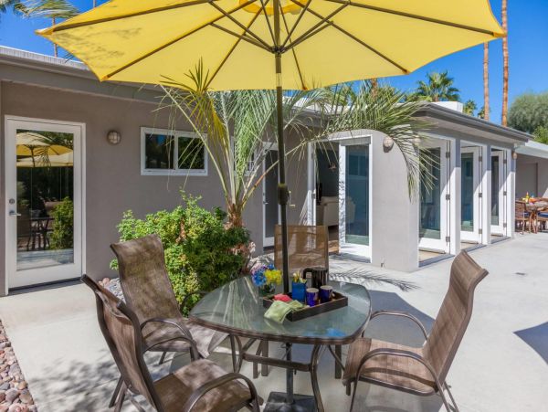 Palm Springs Home 990976