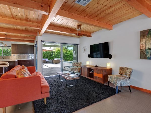 Palm Springs Home 990978