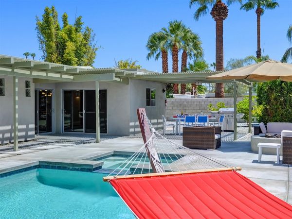 Palm Springs Home 990978