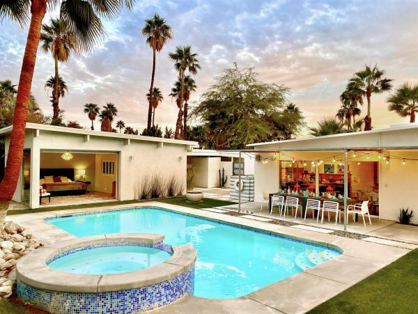 Palm Springs Home 990979