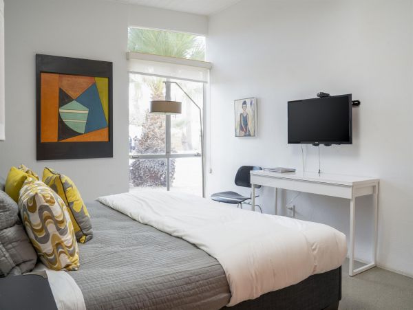 Palm Springs Home 990979