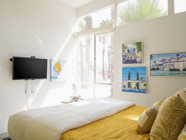 Palm Springs Home 990979