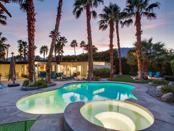 Palm Springs Home 990980