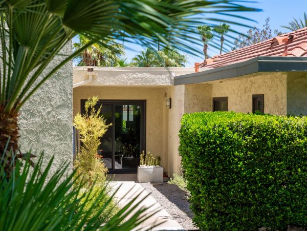 Palm Springs Home 990982