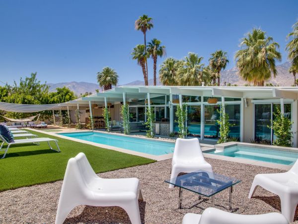 Palm Springs Home 990984