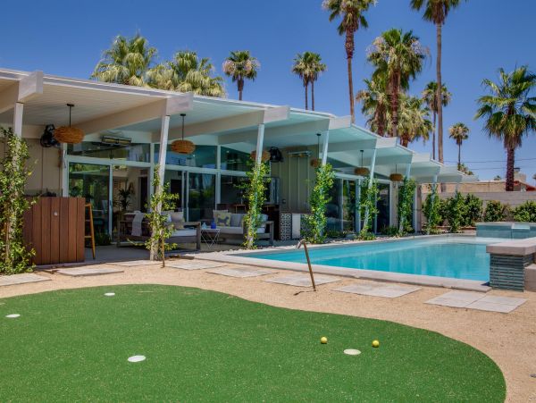 Palm Springs Home 990984