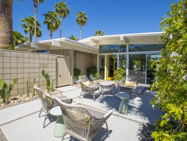 Palm Springs Home 990984