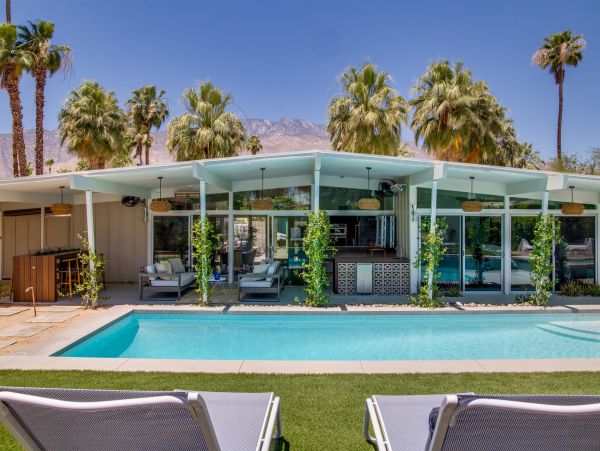 Palm Springs Home 990984