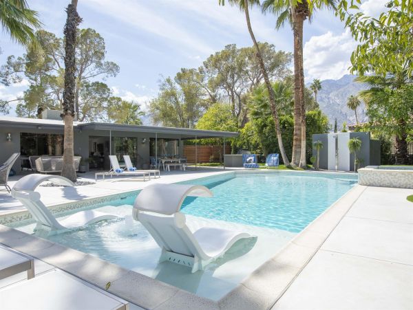 Palm Springs Home 990985