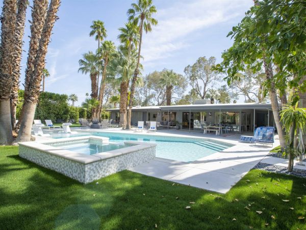 Palm Springs Home 990985