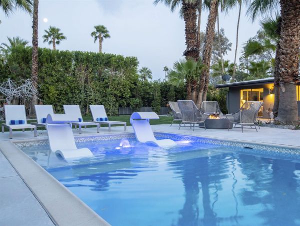Palm Springs Home 990985