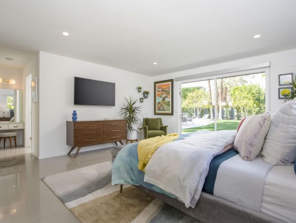 Palm Springs Home 990985