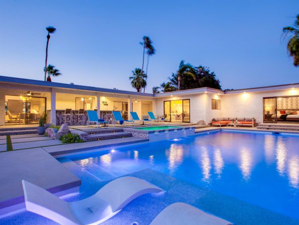 Palm Springs Home 990986