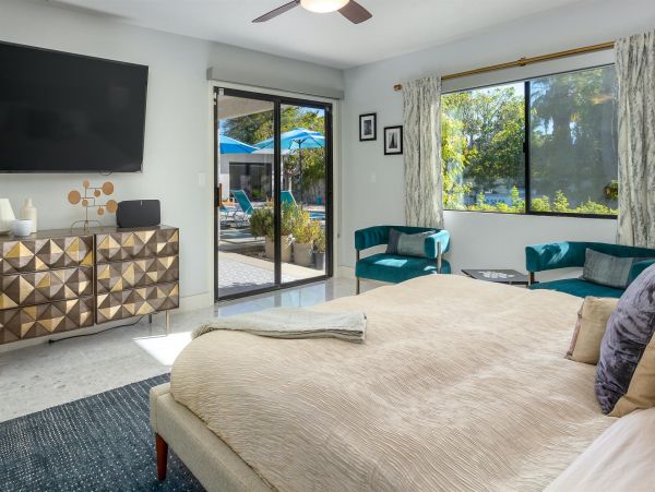 Palm Springs Home 990986