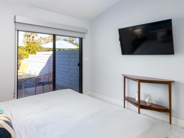 Palm Springs Home 990986