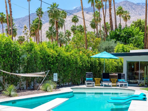 Palm Springs Home 990987