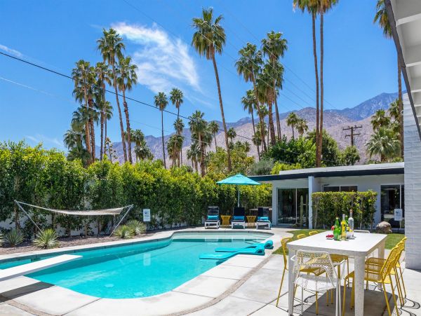 Palm Springs Home 990987